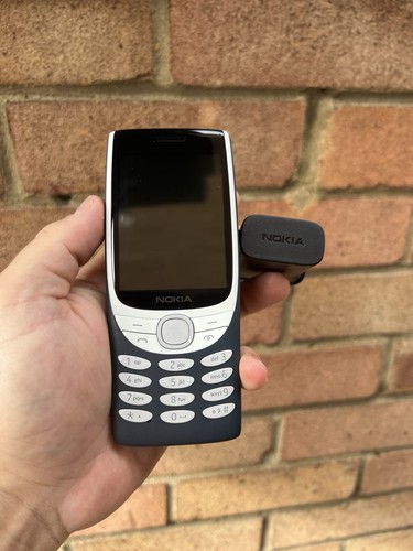 Nokia 8210 blu scuro - 8210, 4g